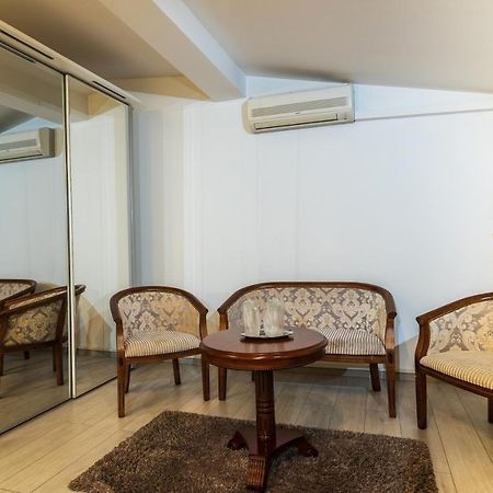 Hotel Royal Urziceni Екстериор снимка