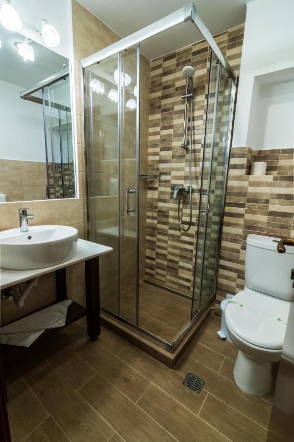 Hotel Royal Urziceni Екстериор снимка