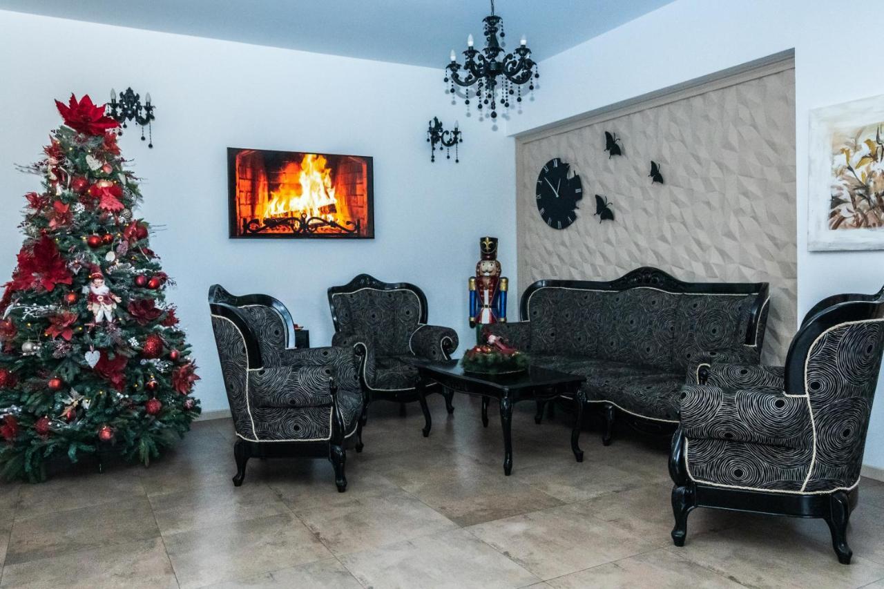 Hotel Royal Urziceni Екстериор снимка