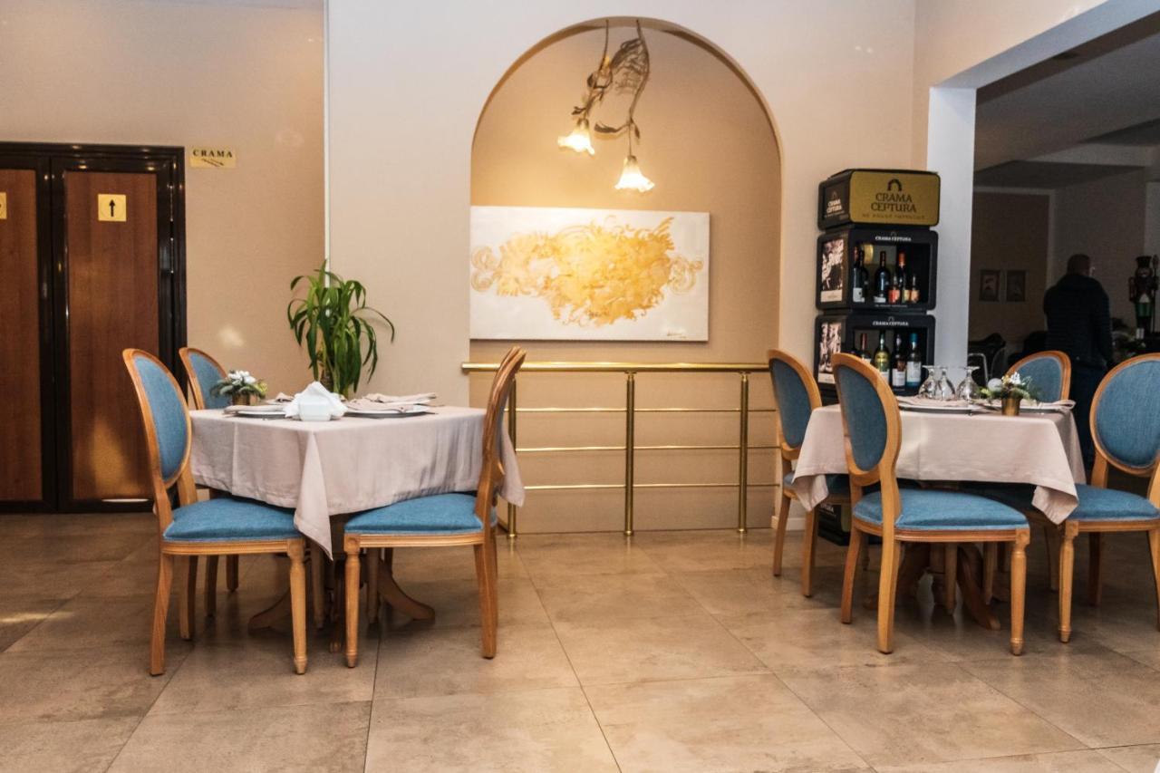 Hotel Royal Urziceni Екстериор снимка