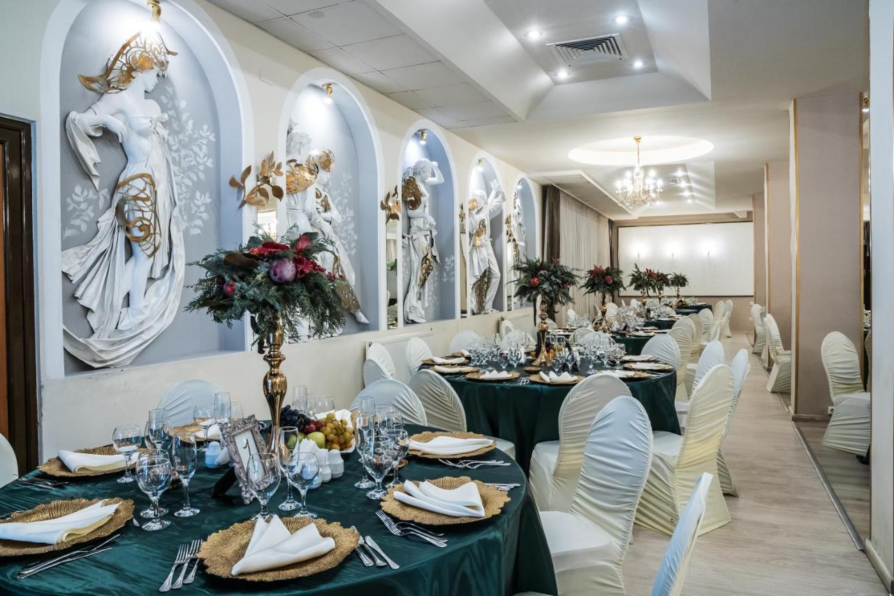 Hotel Royal Urziceni Екстериор снимка