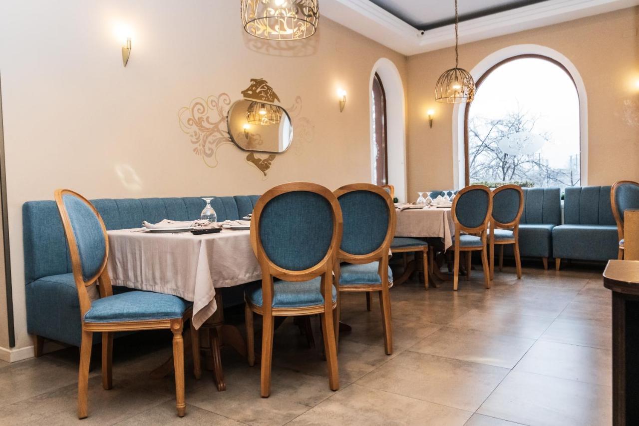 Hotel Royal Urziceni Екстериор снимка