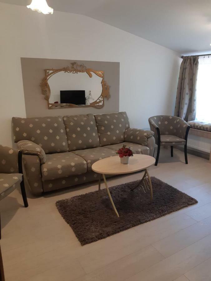 Hotel Royal Urziceni Екстериор снимка