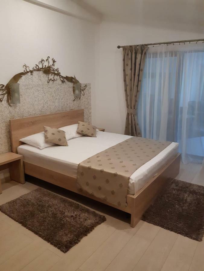 Hotel Royal Urziceni Екстериор снимка